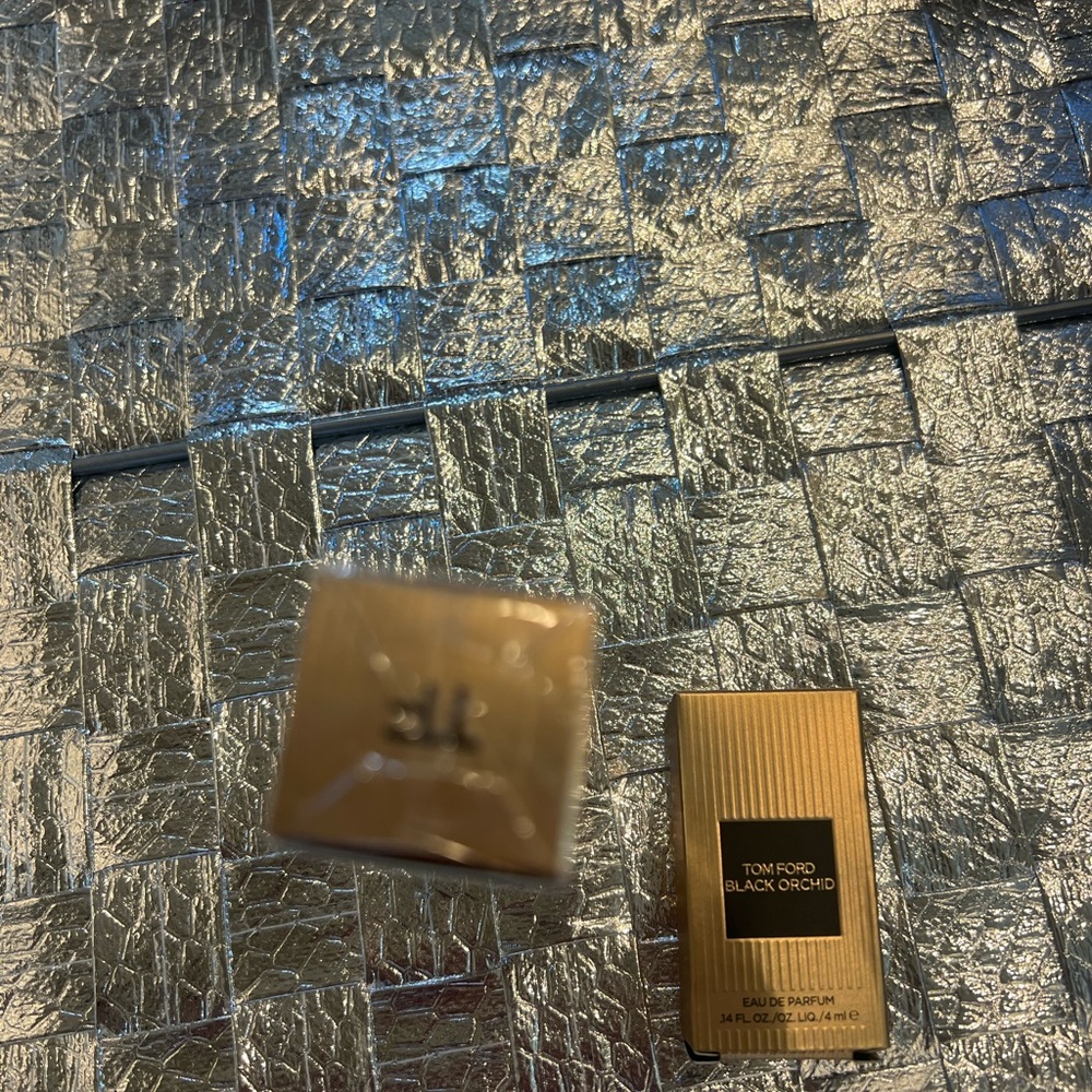NIB Tom Ford Black Orchid eau de parfum with mini travel size - Picture 5 of 6